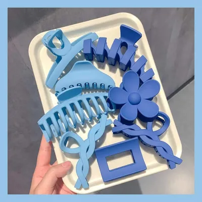 Flower Shaped Hollow Hair Clip Set (8 pcs)